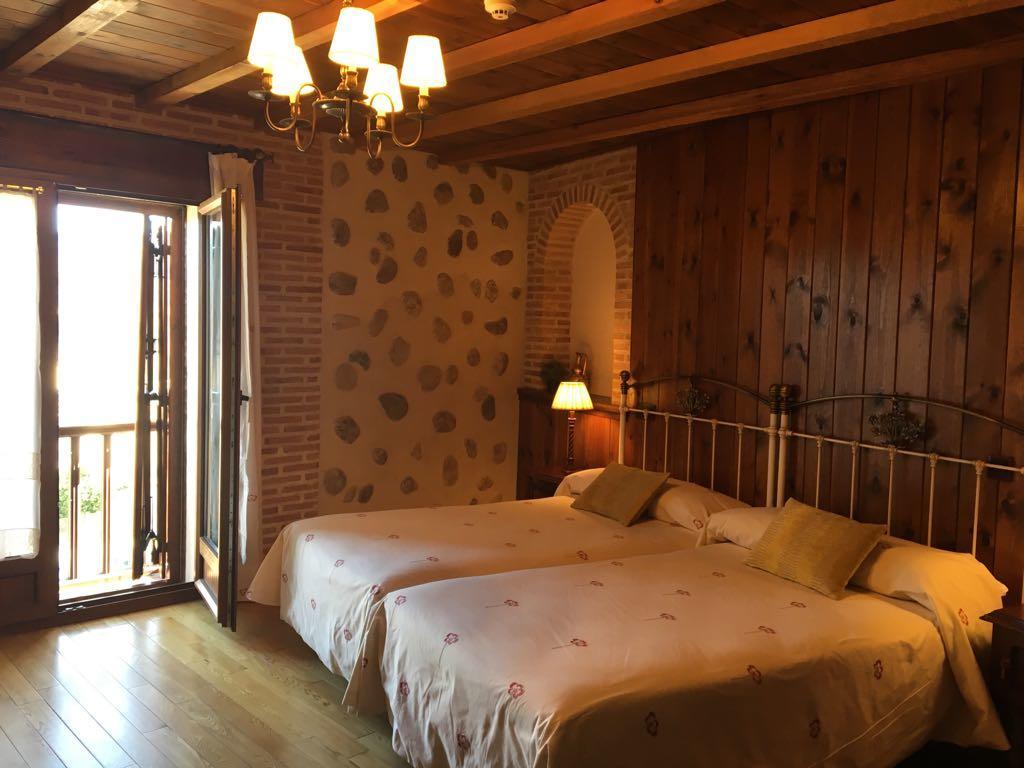 El Barondillo Hotell Rascafría Exteriör bild