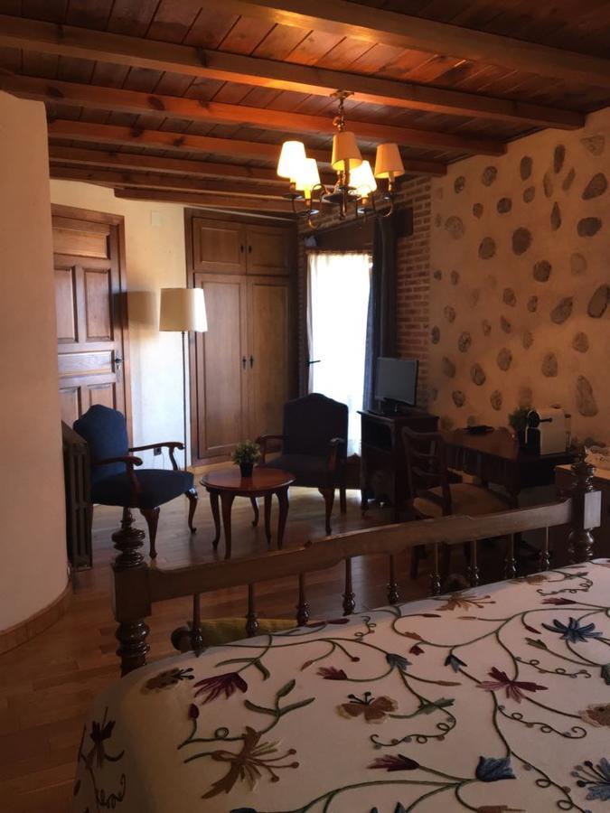El Barondillo Hotell Rascafría Exteriör bild